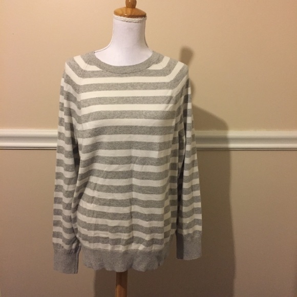Banana Republic Sweaters - 💕Last Chance💕Banana Republic Sweater Size Large